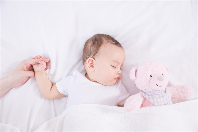 1657876409139029.jpg 摄图网_501346774_母婴睡眠陪伴(企业商用).jpg